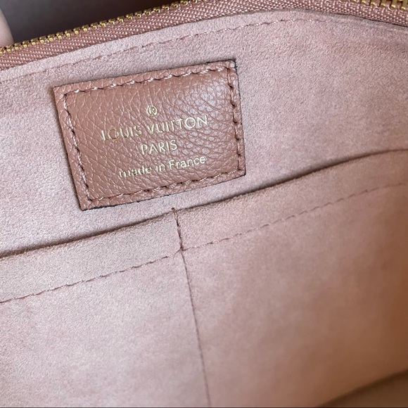 βSOLDβπLIKE NEWπ Louis Vuitton Kimono MM Monogram V Tote Bag - Picture 13 of 16